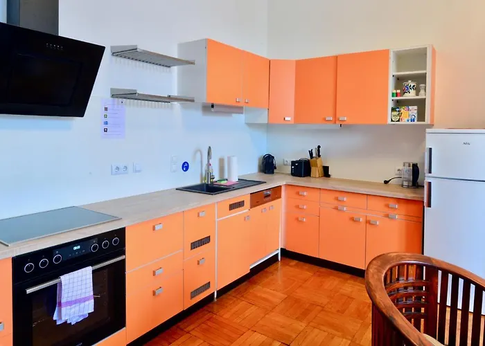 Stylish, Cosy & "self-check-in" Viena